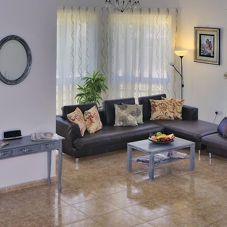Villa Lp Пея Екстериор снимка