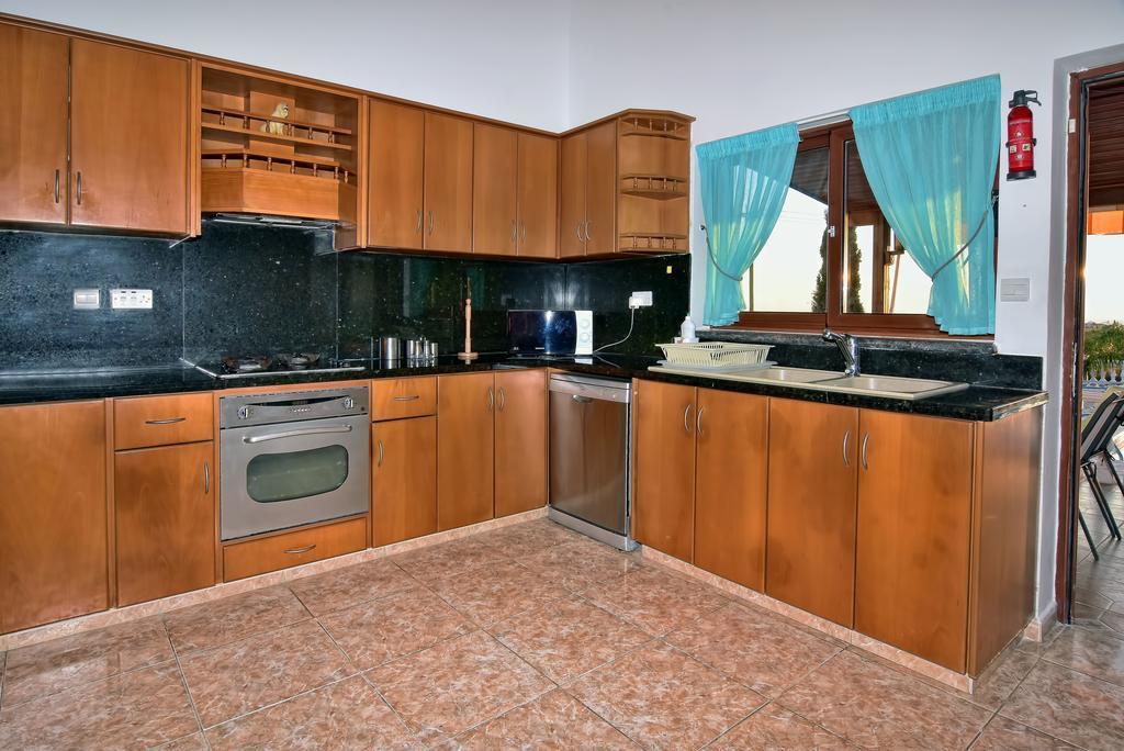Villa Lp Пея Екстериор снимка