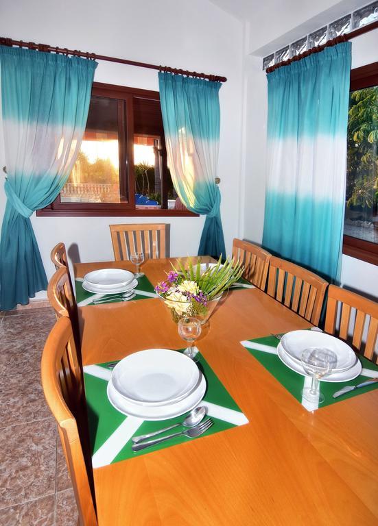 Villa Lp Пея Екстериор снимка