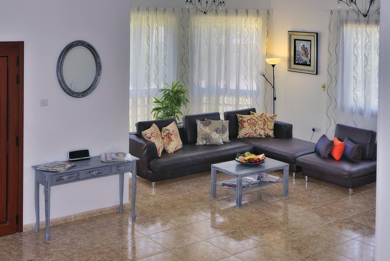 Villa Lp Пея Екстериор снимка